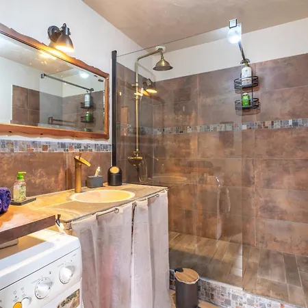 Holiday home Mas Vizern Avec Bain Nordique
